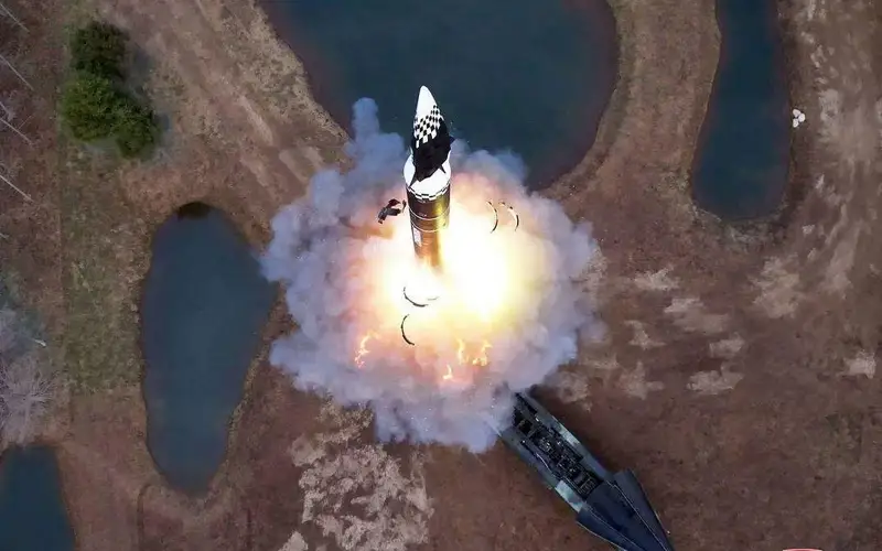朝鲜称试射新型导弹成功 韩军：与韩美日研判不符