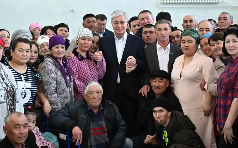 Касым-Жомарт Токаев с населением