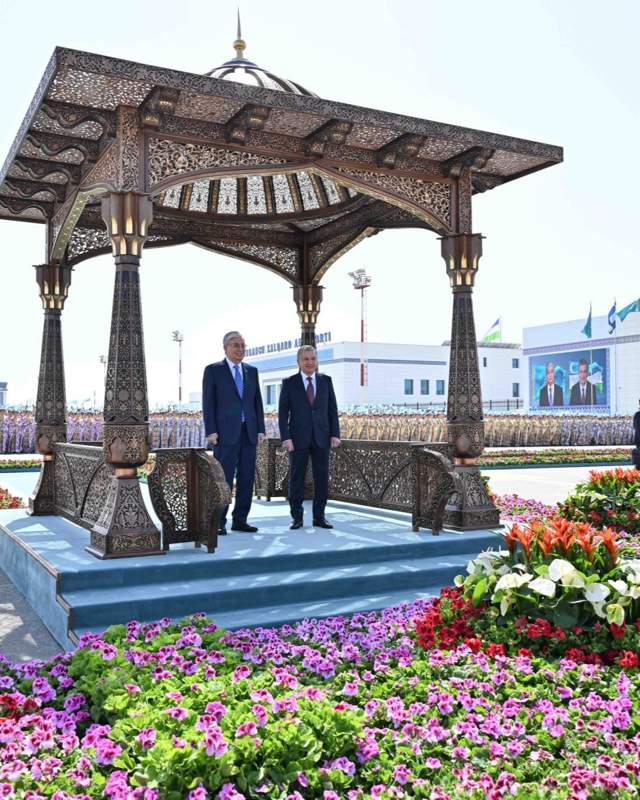 Касым-Жомарт Токаев прибыл в Узбекистан с рабочим визитом Касым-Жомарт Токаев прибыл в Узбекистан с рабочим визитом
