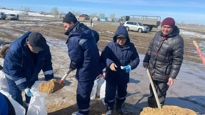 Gas workers assist flood victims