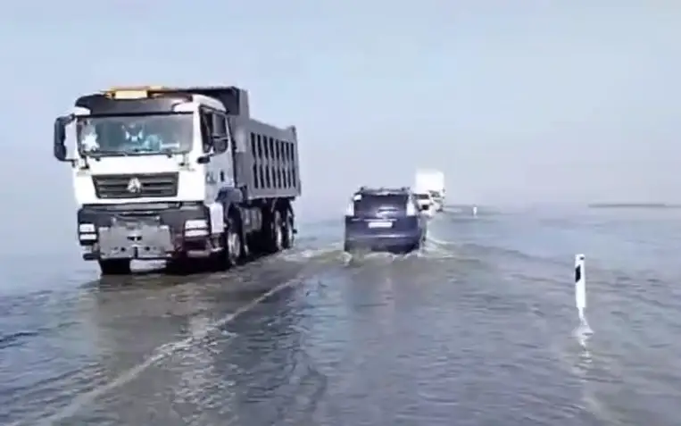 перелив, дороги, паводки