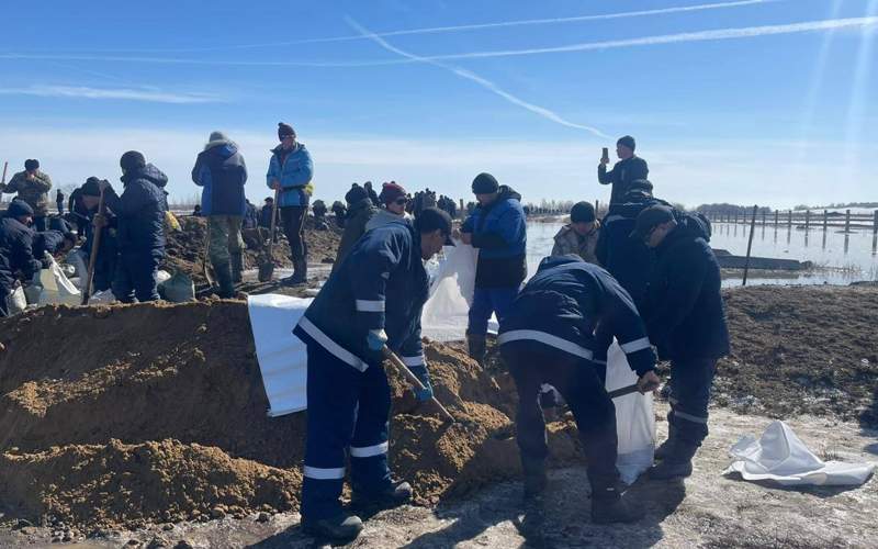 Gas workers assist flood victims