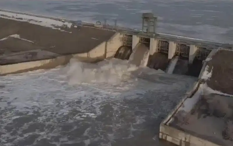 Прорвало плотину Магаджанского водохранилища в Актюбинской области 