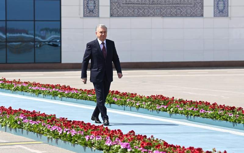 Kasym-Jomart Tokaev prıbyl v Ýzbekıstan s rabochım vızıtom