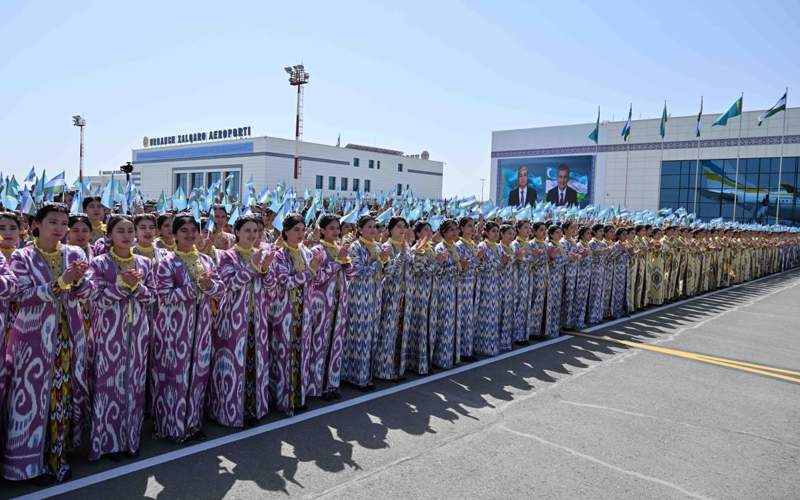 Toqaev jumys saparymen Ózbekstanǵa bardy