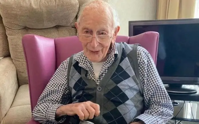 111-летний британец назван самым старым мужчиной на свете