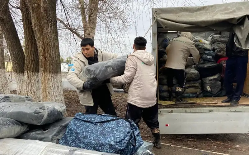 Пострадавшим от паводка жителям ЗКО оказывают гуманитарную помощь