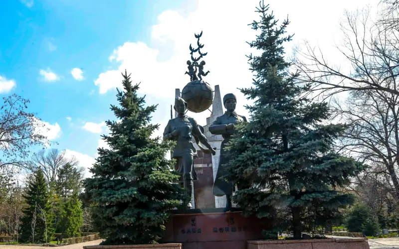 реконструкция сквера Алии и Маншук в Алматы