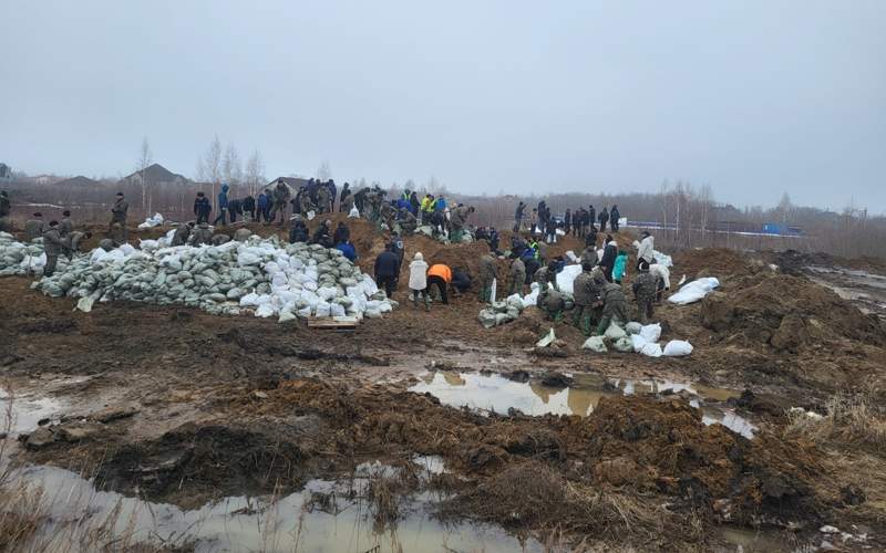 Паводки, спасатели, волонтеры, дамбы, СКО, мешки с песком, талые воды