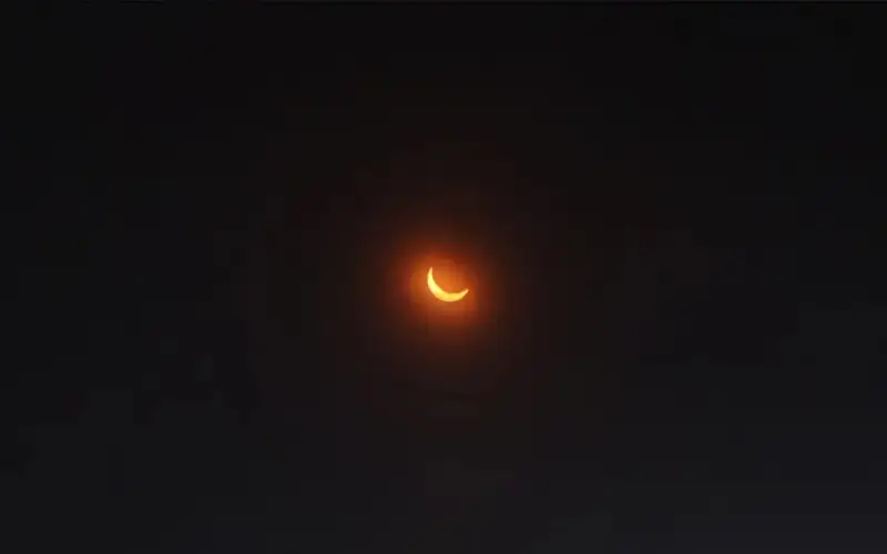 Шимолий Америка аҳолиси Қуёшнинг тўлиқ тутилишини кузатишди