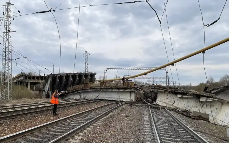 Woman dies after bridge collapses in Russia's Smolensk region