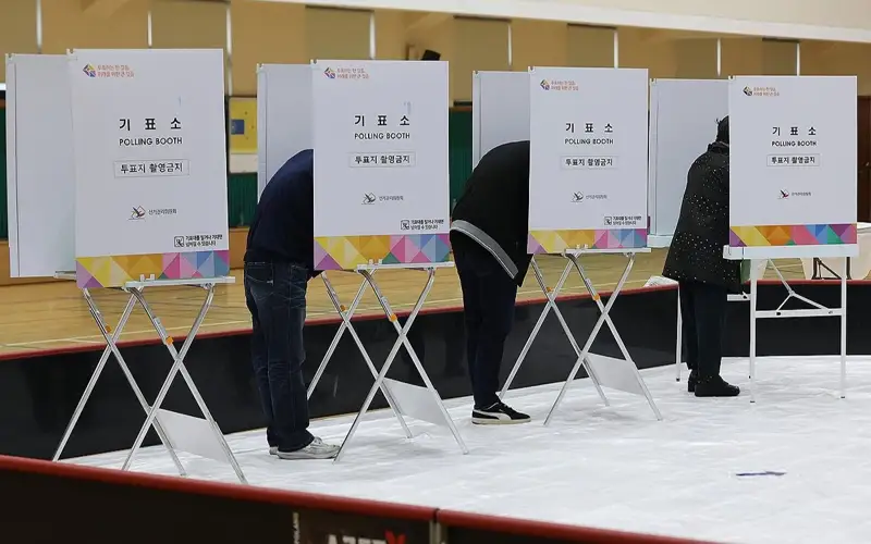 Voters hit the polls in parliamentary elections in S Korea