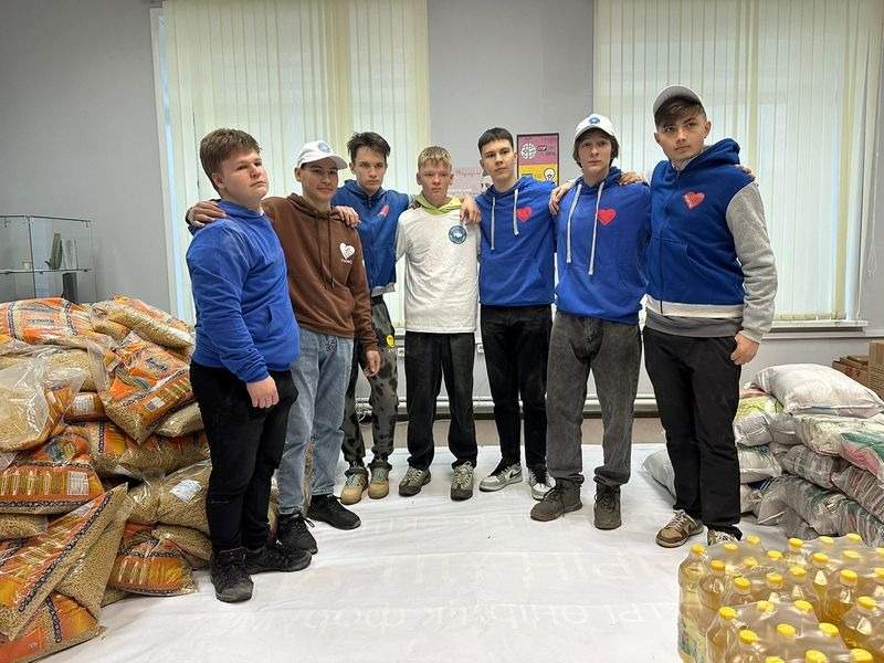 гуманитарная помощь волонтер