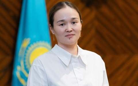 Айман Нұрлыбек Айман Нұрлыбек