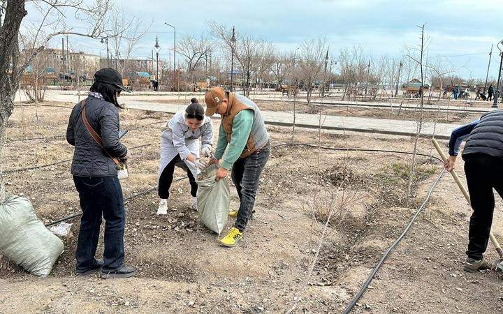 В Карагандинской области наводят чистоту во дворах и на улицах В Карагандинской области наводят чистоту во дворах и на улицах