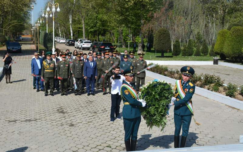 Память воинов-казахстанцев почтили в Таджикистане Память воинов-казахстанцев почтили в Таджикистане