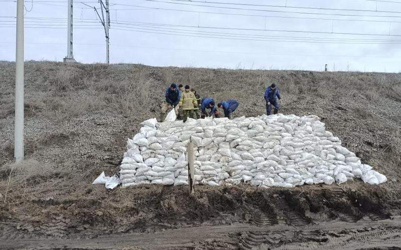 Карагандинские военнослужащие отправились на помощь в СКО