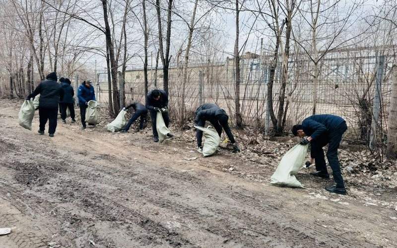 В Карагандинской области наводят чистоту во дворах и на улицах В Карагандинской области наводят чистоту во дворах и на улицах