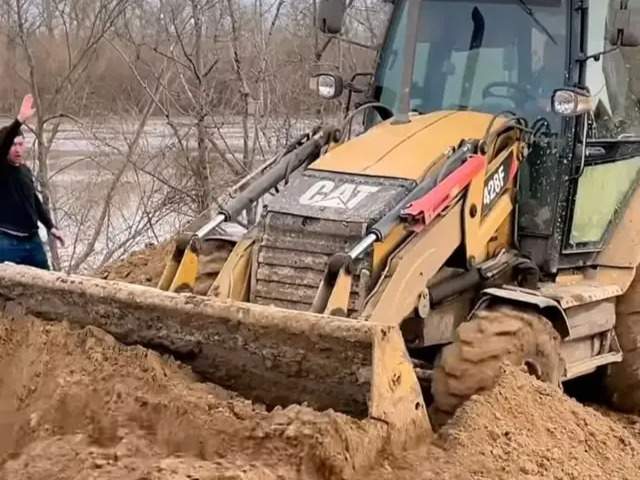 40-km long dam being built along River Ural in W Kazakhstan  