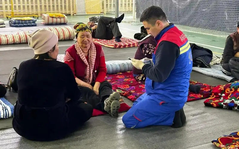 100 мингга яқин қозоғистонлик сув тошқиндан жабр кўрган ҳудудлардан эвакуация қилинди