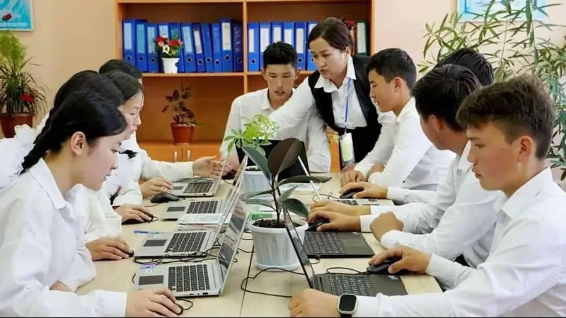 школьники на уроках