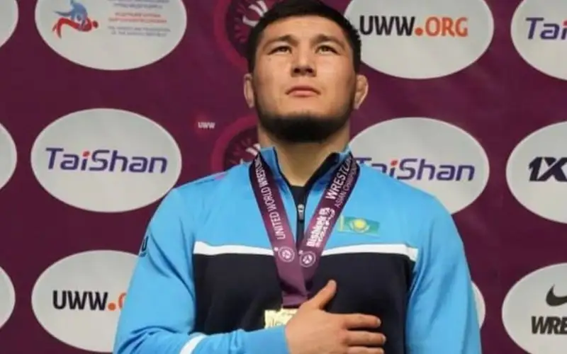 борец вольного стиля Азамат Даулетбеков