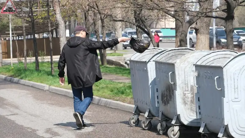 В Казахстане ужесточат ответственность за выбрасывание мусора