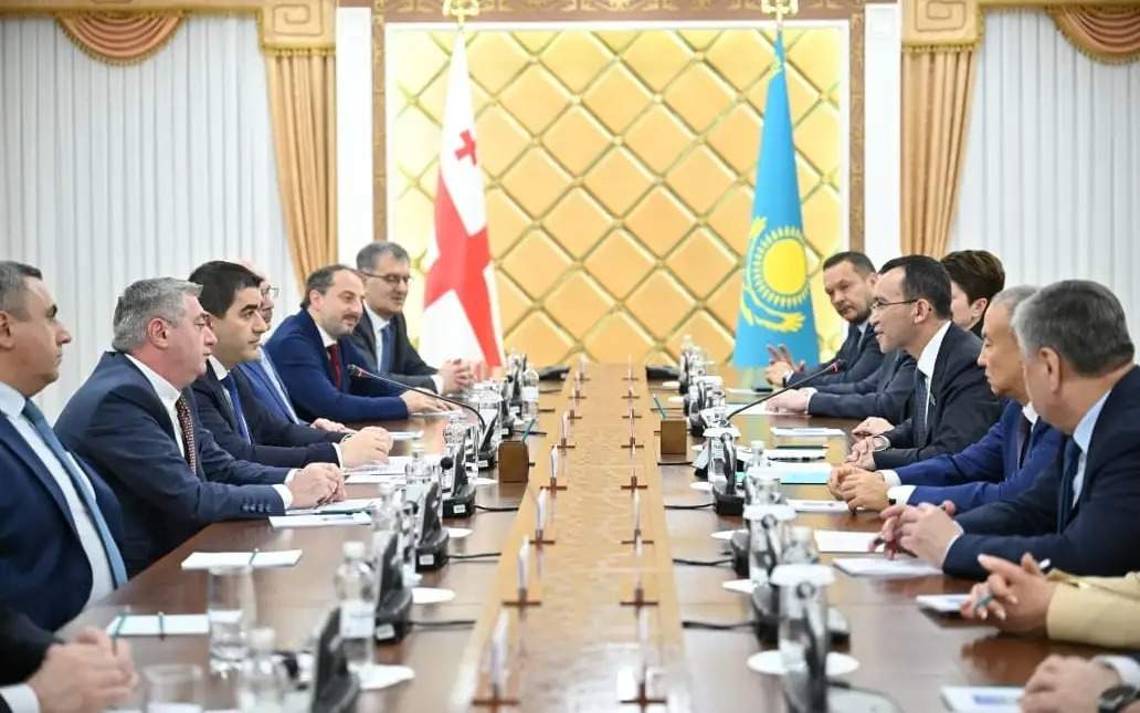 Kazakh Senate Speaker Ashimbayev, Parliament Chairman Shalva