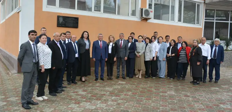 Память академика Каныша Сатпаева почтили в Таджикистане