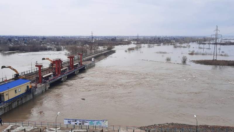 Микрорайоны Петропавловска уходят под воду Микрорайоны Петропавловска уходят под воду