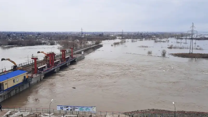 Микрорайоны Петропавловска уходят под воду