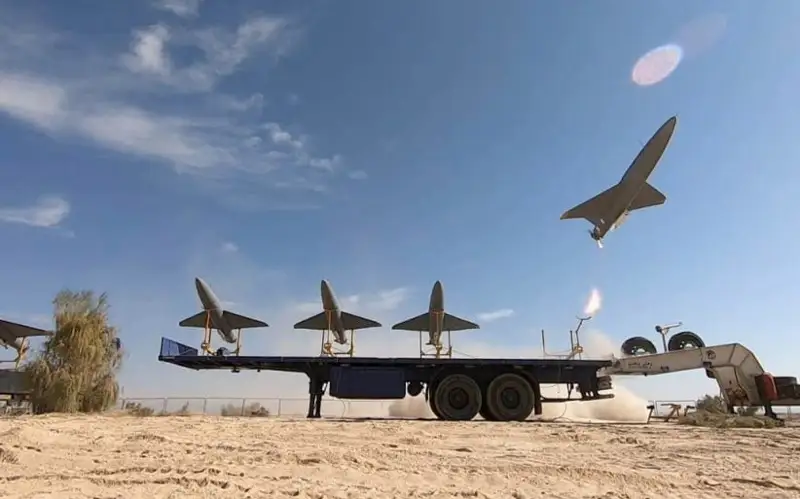 Иран запустил беспилотники в сторону Израиля и закрыл воздушное пространство над Тегераном