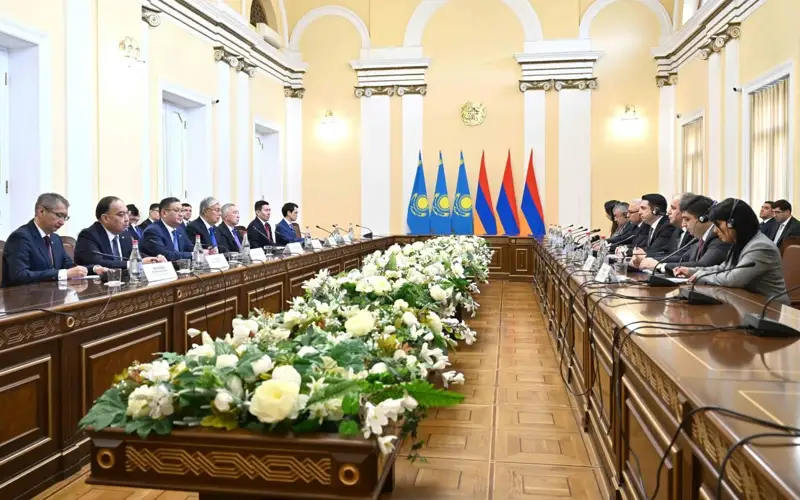 Касым-Жомарт Токаев провел встречу с председателем Парламента Армении 