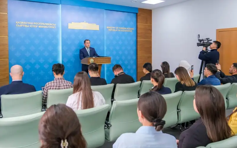 Айбек Смадияров 