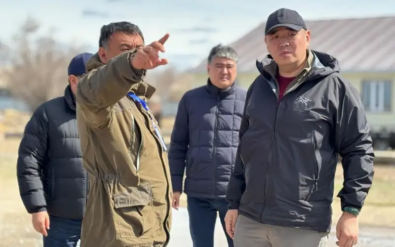 Новые дома для пострадавших от паводка, Канат Шарлапаев проверил участки