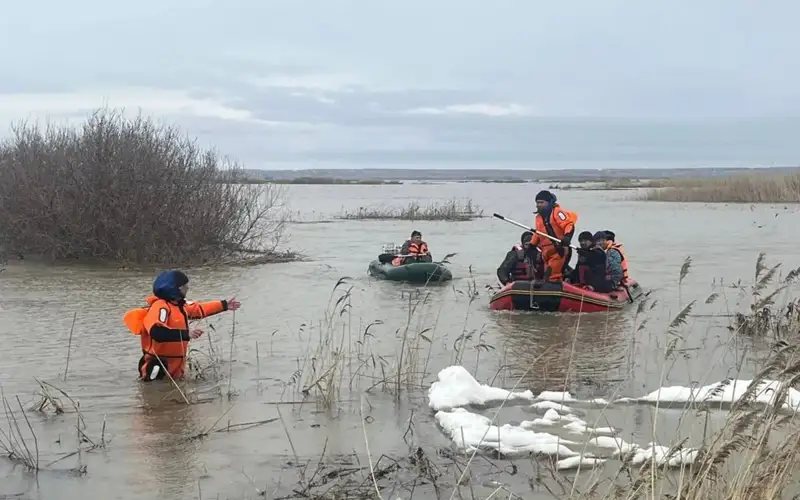 Evacuation of citizens from flood-hit regions ongoing around the clock in Kazakhstan
