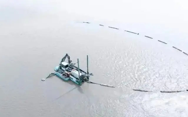 Началось углубление устья Урала при впадении в Каспийское море