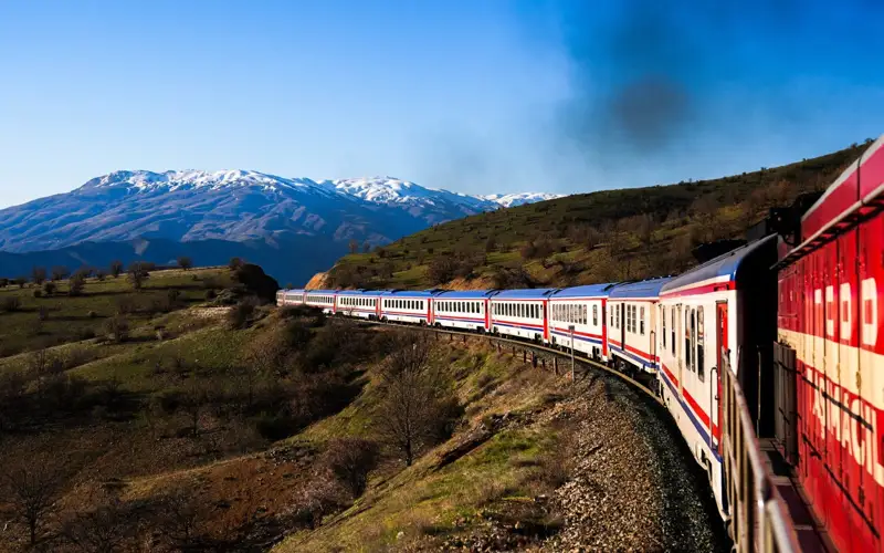 Новый туристический поезд запускают в Турции