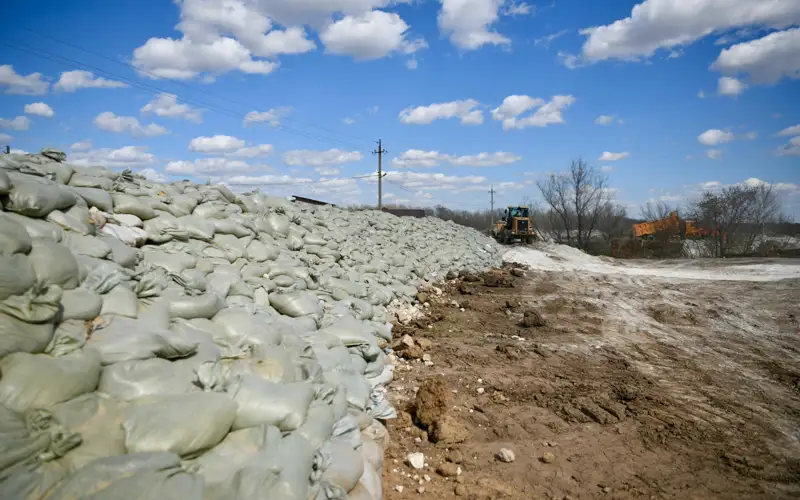 100 км защитных дамб построено вдоль реки Жайык в ЗКО