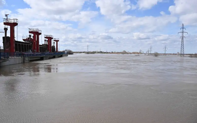 Президент осмотрел Петропавловский гидроузел