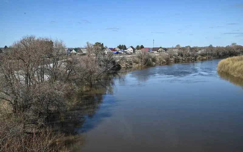 В Тюменской области России предупредили об угрозе прорыва дамб в двух районах 
