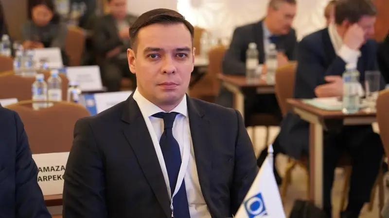 Омбудсмен Артур Ластаев