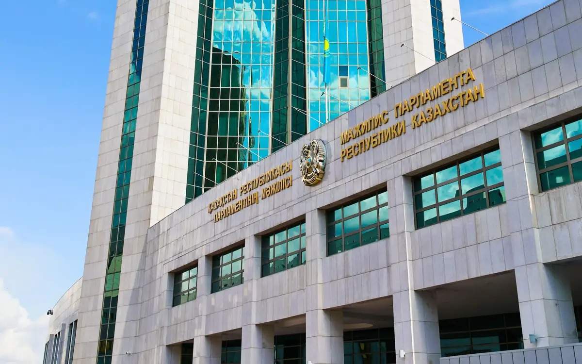 Тар леггинстердегі порно онлайн көру