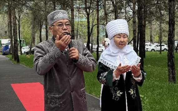 Аллею молодоженов открыли в Алматы Аллею молодоженов открыли в Алматы