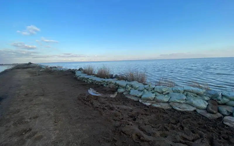 паводки, укрепление дамбы