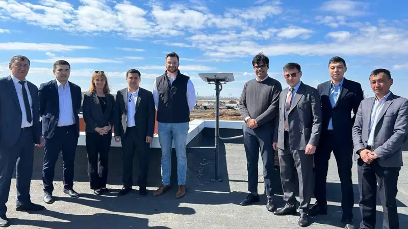 Представители SpaceX посетили сельскую школу в Казахстане