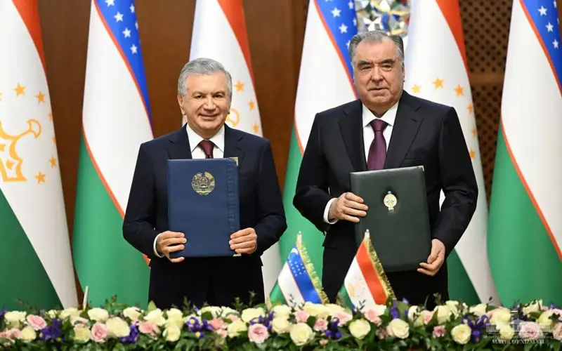 Узбекистан и Таджикистан подписали договор о союзнических отношениях