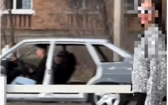 Жители ВКО разъезжали по городу на автомобиле без дверей