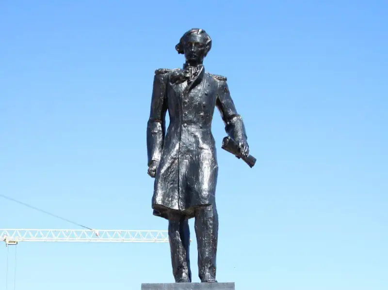 Благоустройство памятников Ш. Уалиханову и А. Забикулину произвели в Кокшетау