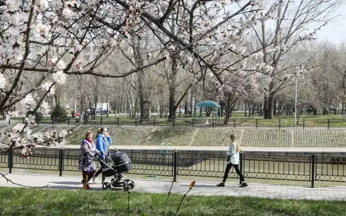 весна в Алматы